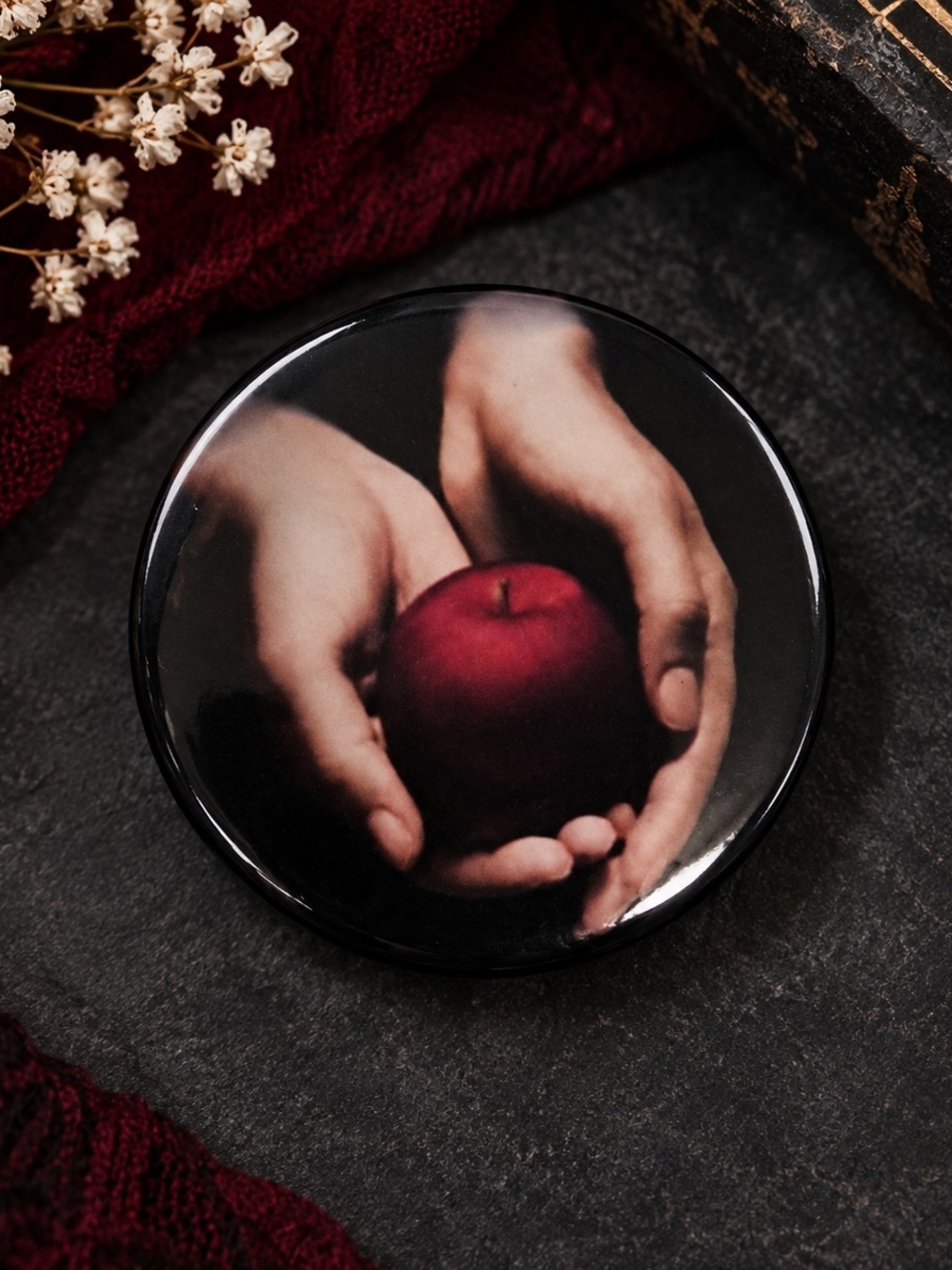 Twilight Saga Apple Metal Pin – Vampire Movie Book Aesthetic New